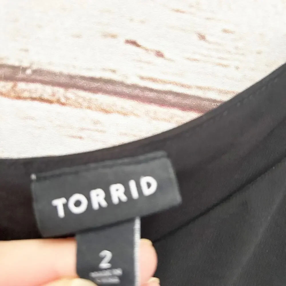 TORRID Black V-Neck Adjustable Strap Chiffon Camisole Top Size 2 (2XL)
